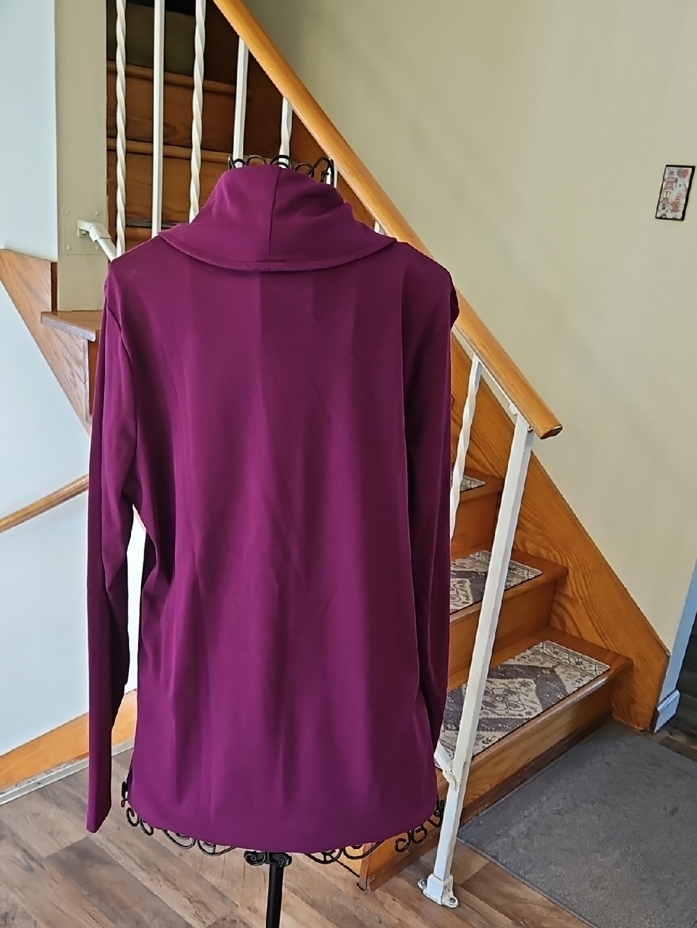 👚L.L. Bean Bright Raspberry V Neck Top - Picture 5 of 7